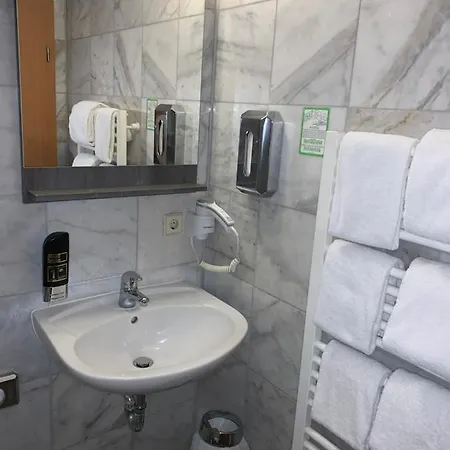 Zentrum Hotel 2*
